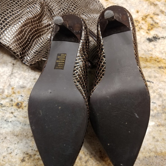 Snake Print Boots 8.5 - Picture 3 of 5